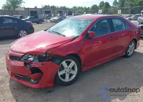 2014 Toyota Camry Se z USA, uszkodzony, nr VIN 4T1BF1FKXEU815548